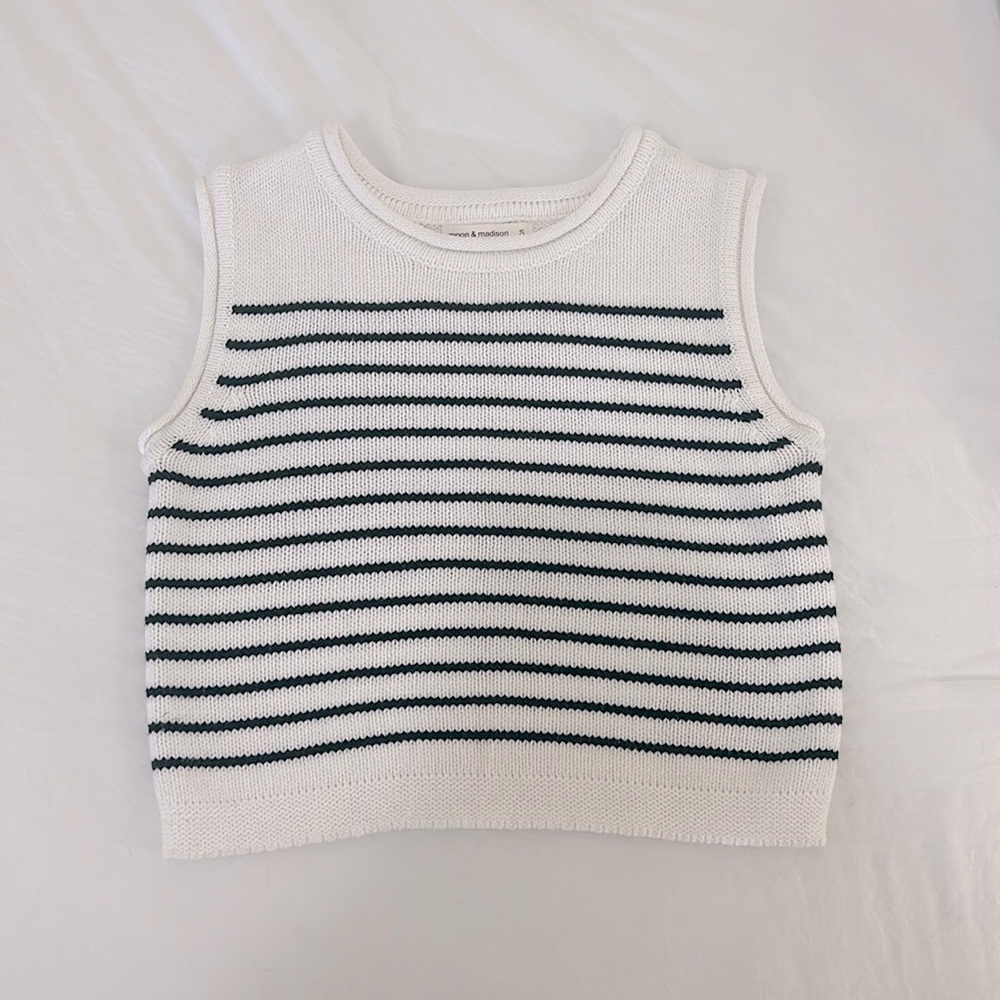 Moon and Madison knit top
